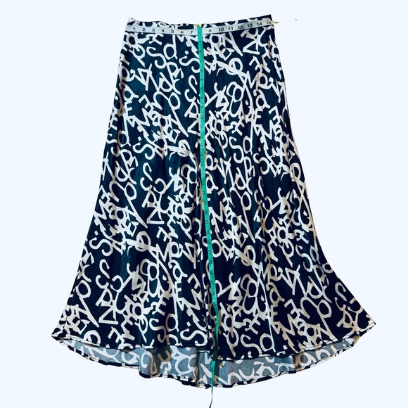 H&M, US 10, Calf-length Satin Skirt - Picture 5 of 7